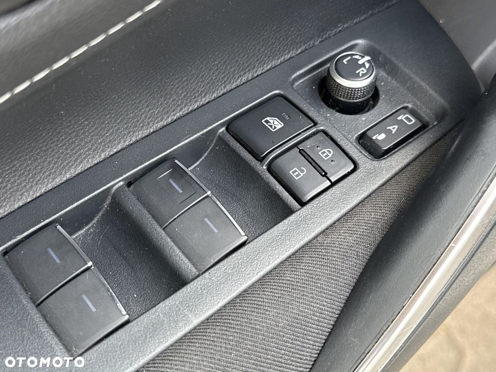 Toyota Corolla 2.0 Hybrid Comfort - 18