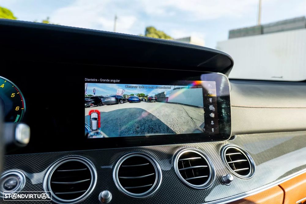Mercedes-Benz E 300 de 4Matic T 9G-TRONIC AMG Line - 22