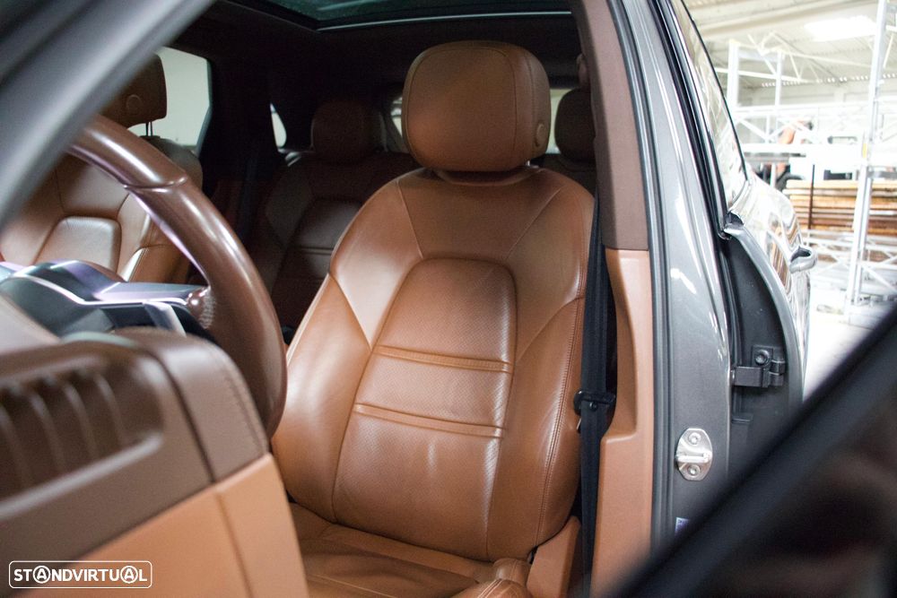 Porsche Cayenne - 18