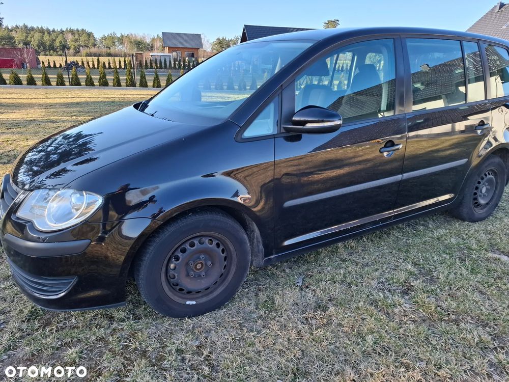 Volkswagen Touran - 10