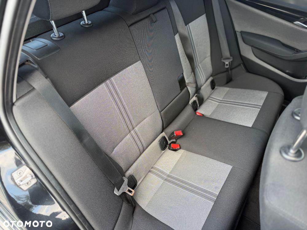 BMW X1 sDrive18d - 23