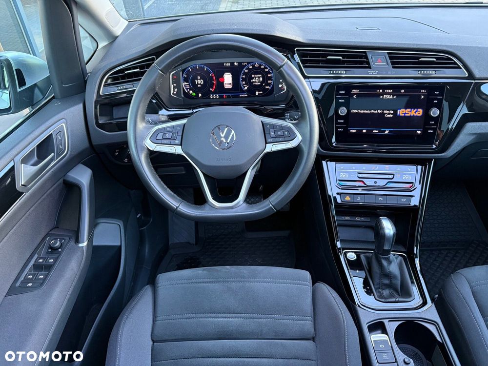 Volkswagen Touran - 11