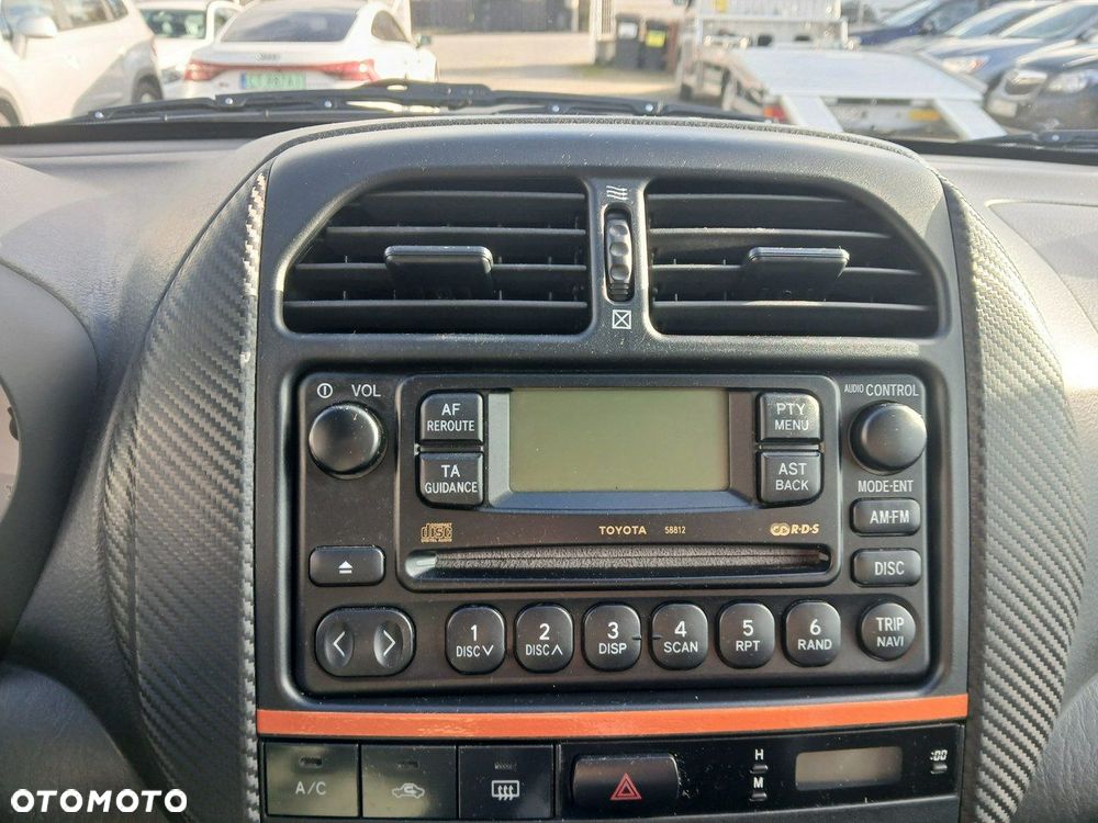 Toyota RAV4 D-4D 4x4 - 23