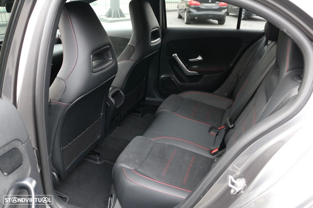 Mercedes-Benz A 250 e 8G-DCT AMG Line - 32