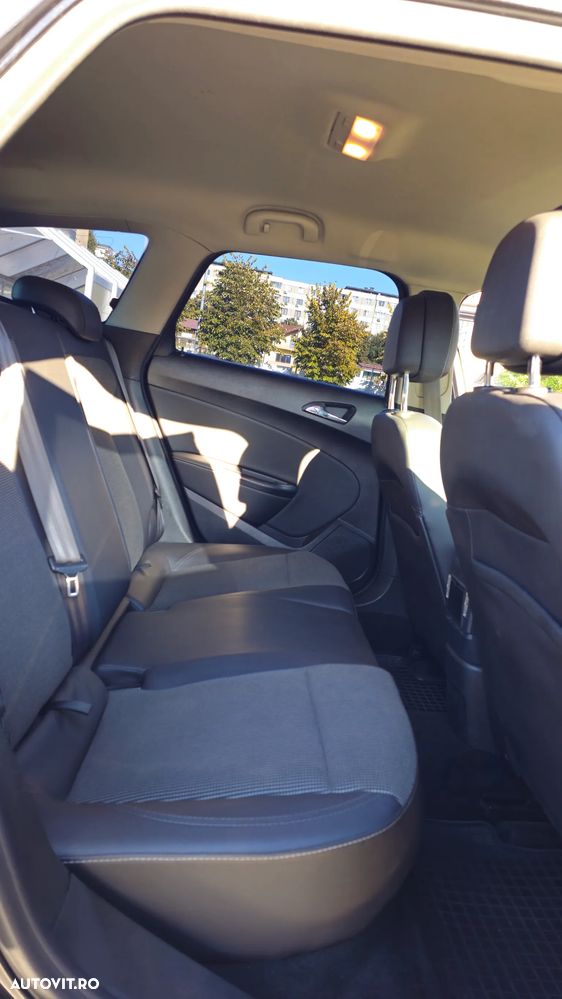 Opel Astra 1.4 ECOTEC Cosmo - 13