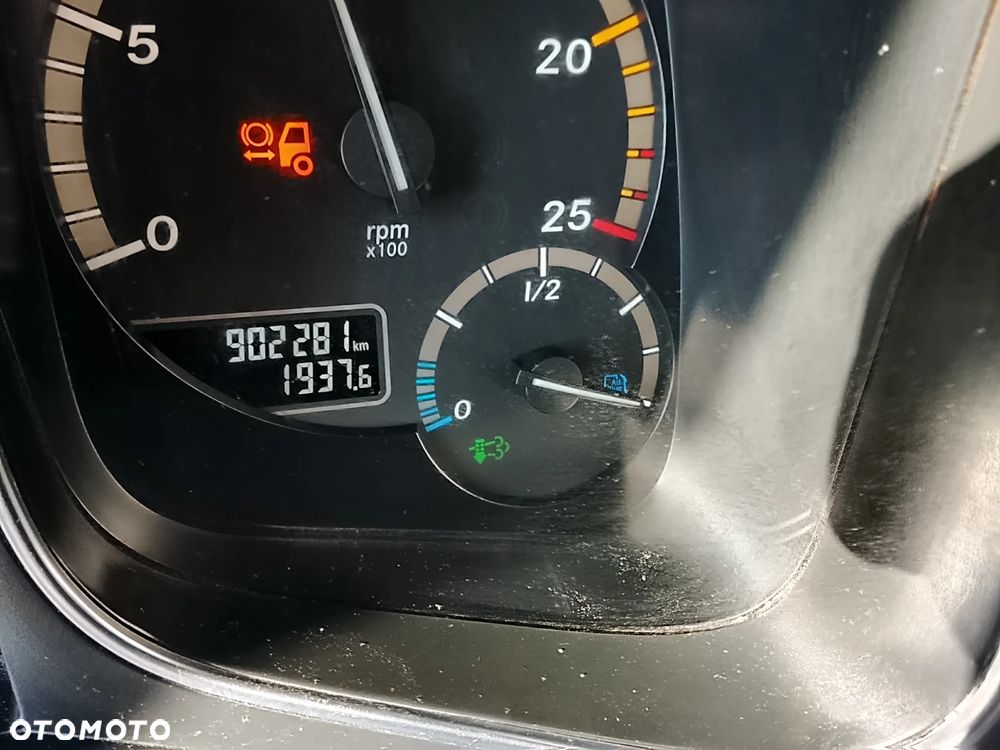 Mercedes-Benz Actros - 12