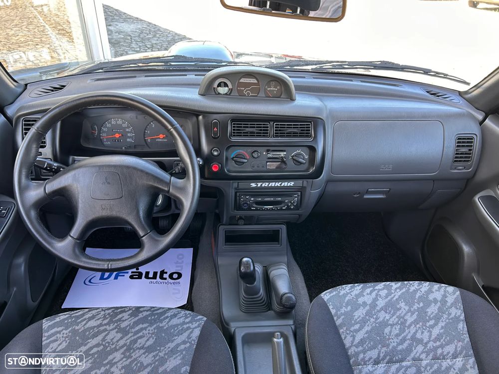 Mitsubishi L200 2.5 TD Club Strakar - 22