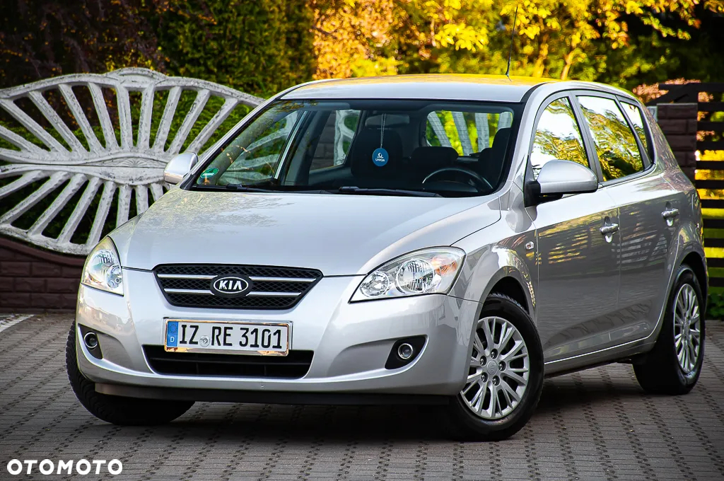 Kia Ceed 2.0 CVVT Spirit - 23