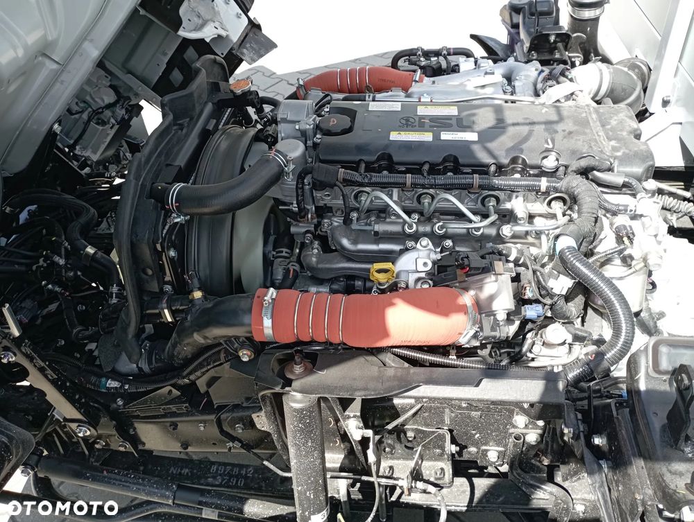 Isuzu M27F 3,0 TURBO - 27