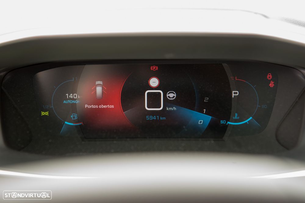 Peugeot 2008 1.2 PureTech Allure Pack EAT8 - 31
