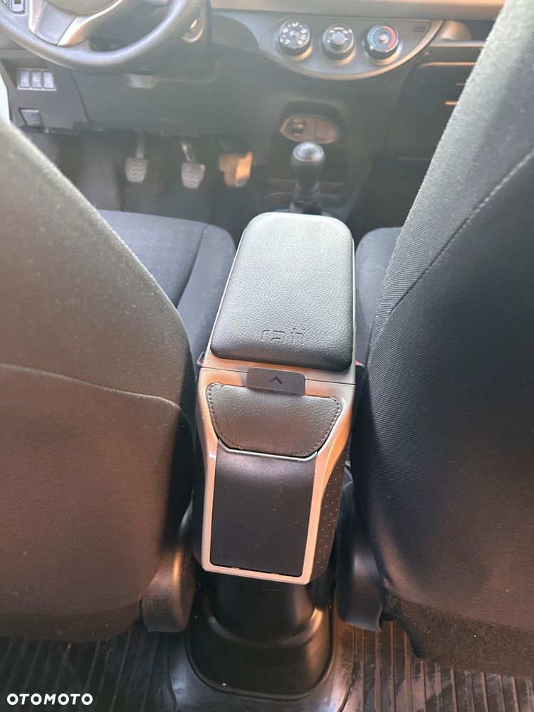 Toyota Yaris 1.0 Premium EU6 - 17