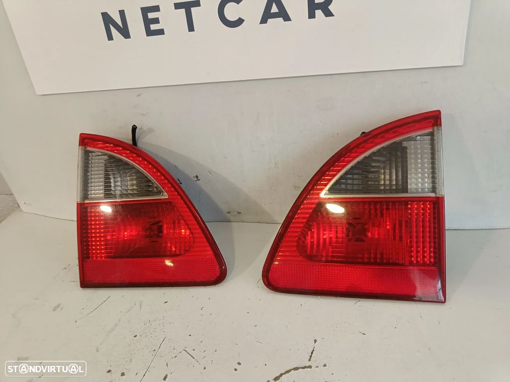 Farol farolim tampa mala Ford Galaxy 2003 - 2