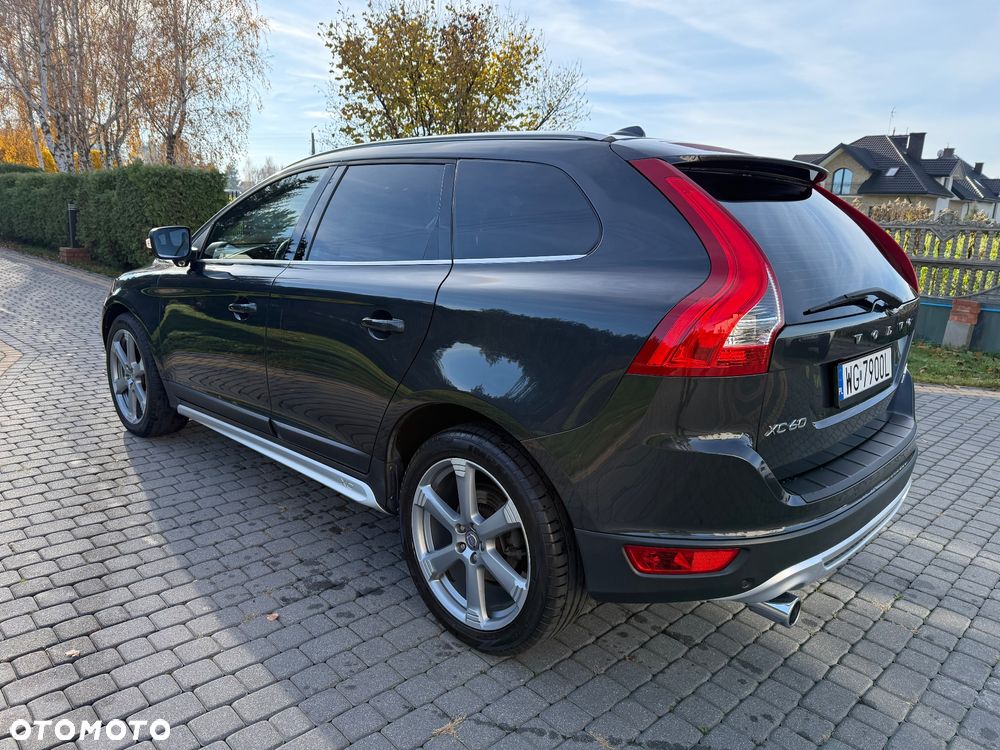 Volvo XC 60 D5 AWD R-Design Momentum - 7
