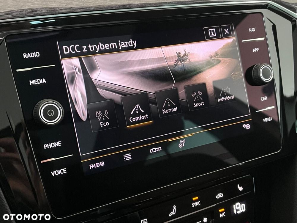 Volkswagen Passat Variant 2.0 TSI Elegance DSG - 35