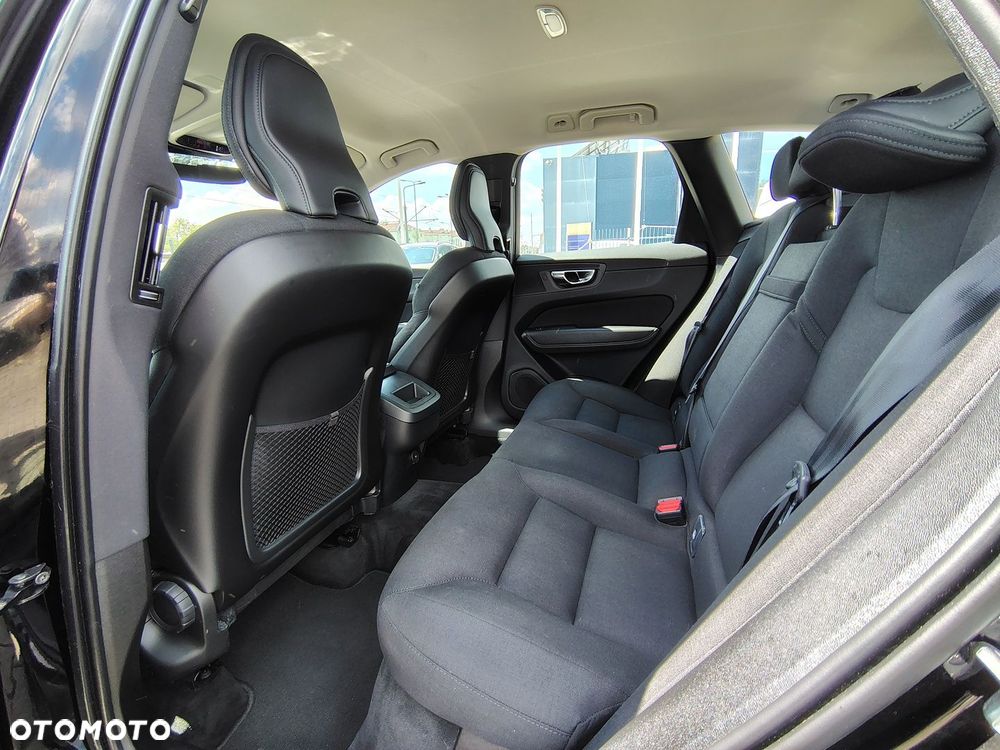 Volvo XC 60 B5 B AWD Momentum Pro - 10