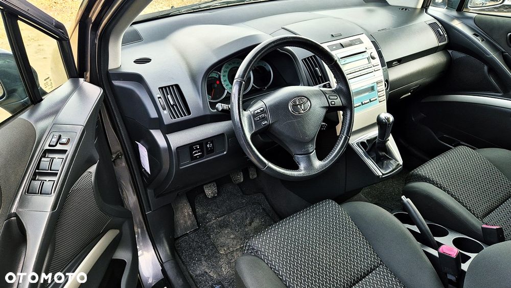 Toyota Corolla Verso 1.8 Premium + 7os - 32