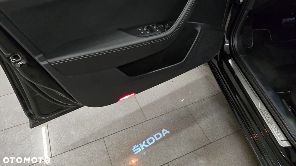 Skoda Superb 2.0 TDI SCR 4x4 Sportline DSG - 12