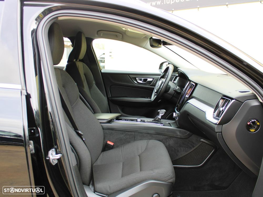 Volvo V60 2.0 D3 Momentum Plus Geartronic - 53