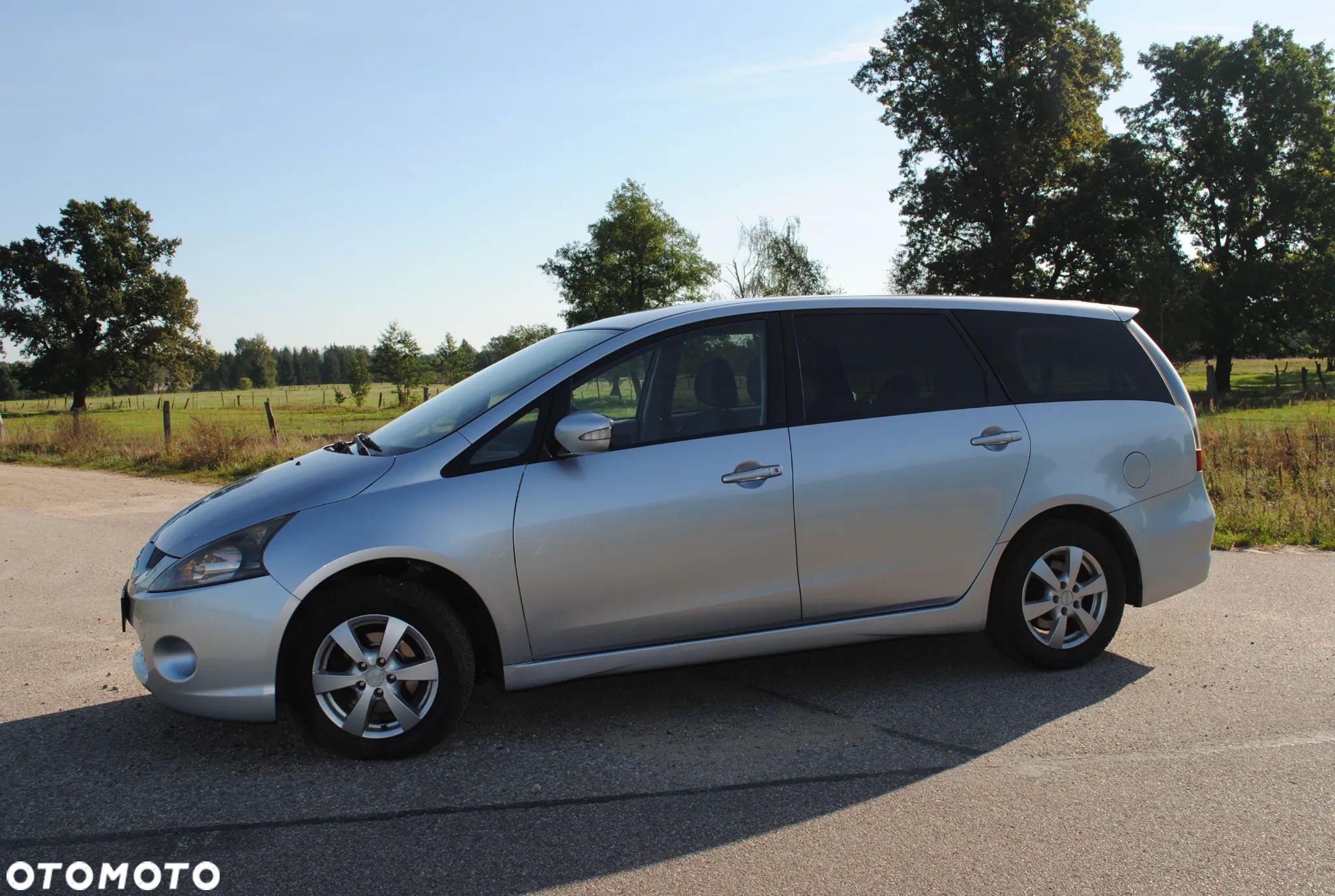 Mitsubishi Grandis 2.0 DID Intense - 1