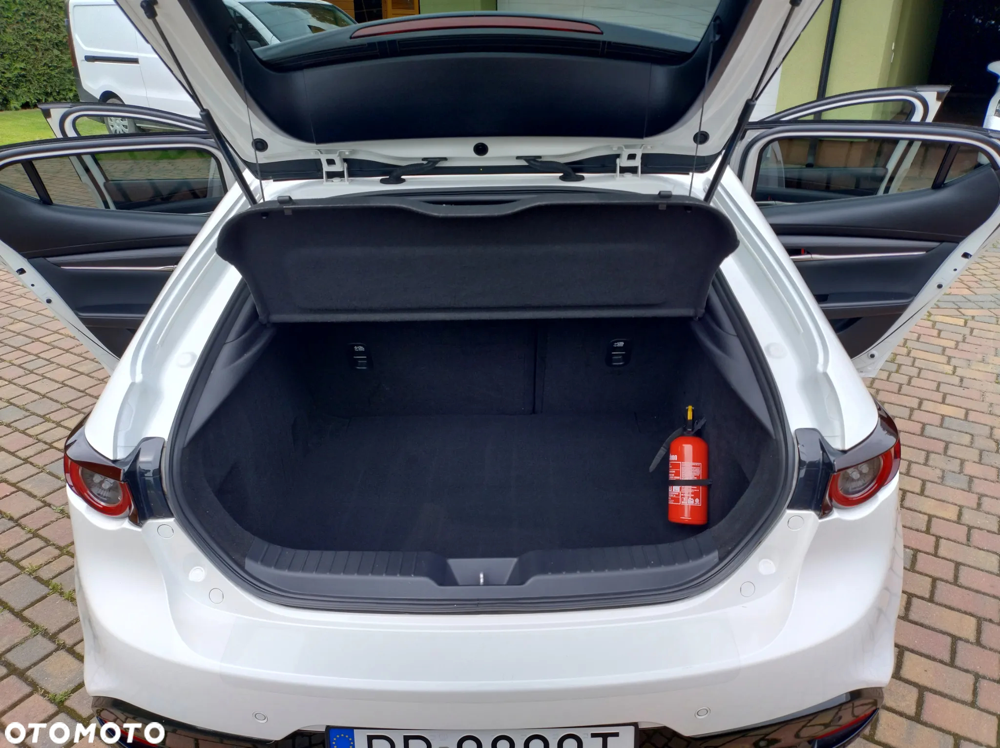 Mazda 3 e-SKYACTIV-G 122 M HYBRID PRIME-LINE - 23