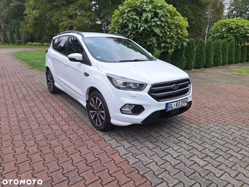 Ford Kuga 1.5 EcoBoost 2x4 ST-Line - 2