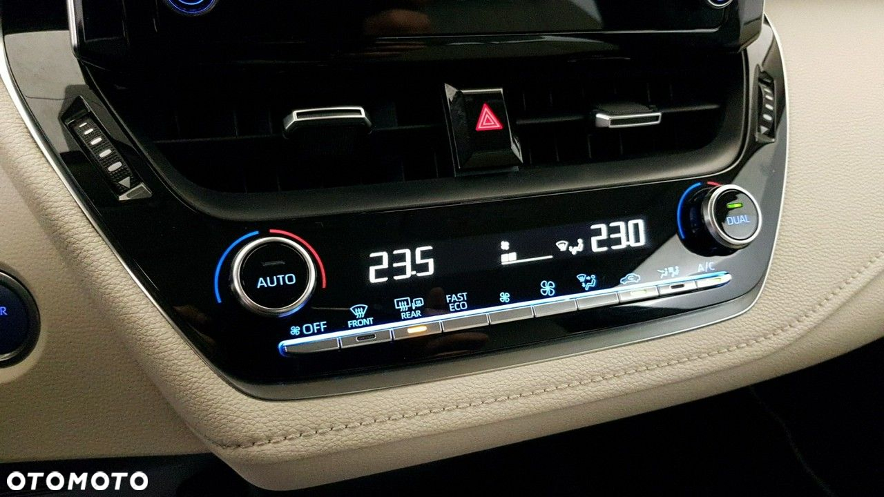 Toyota Corolla 1.8 Hybrid Comfort - 25