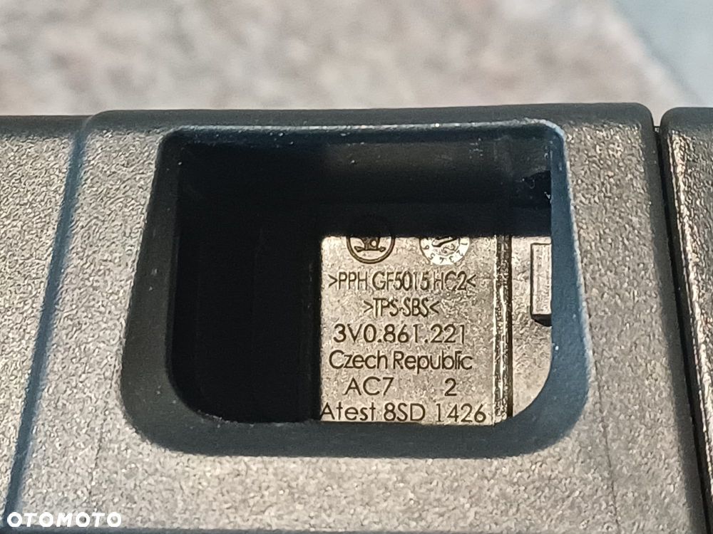 NR 95 Tablet holder do VW i Skoda 3V0861221 - 11