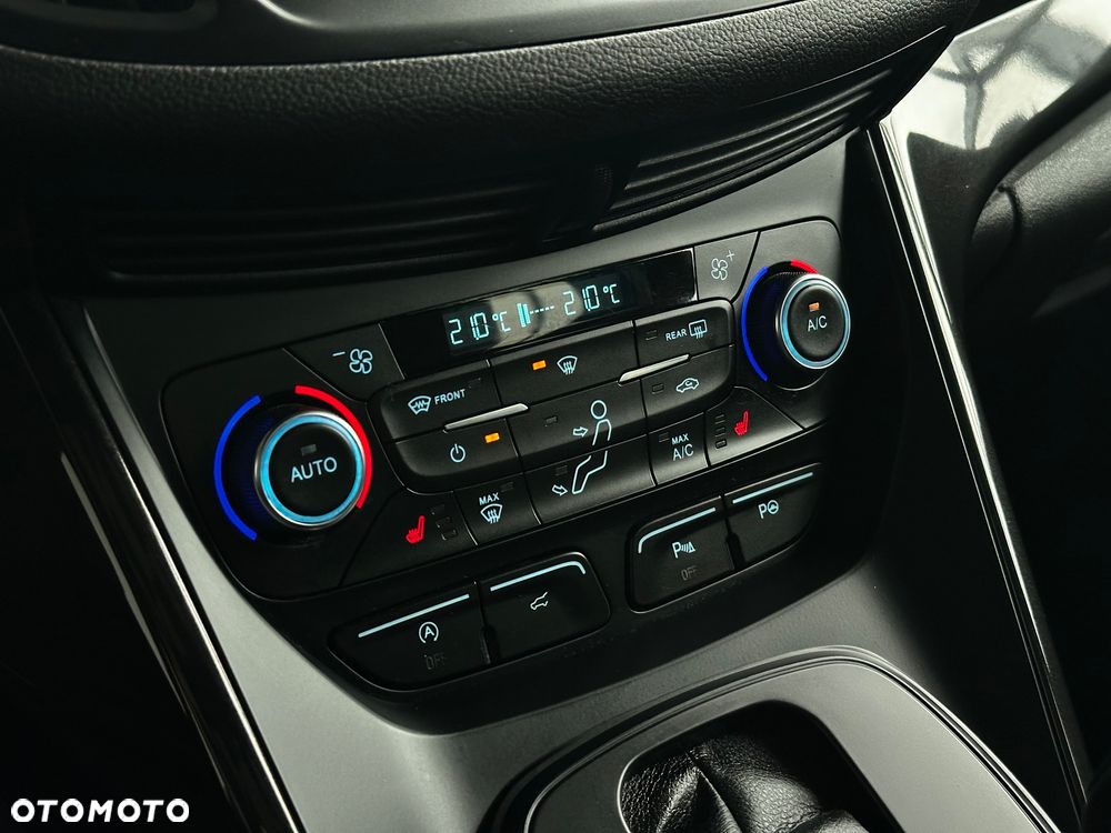 Ford Kuga 2.0 TDCi 4x4 ST-Line - 27