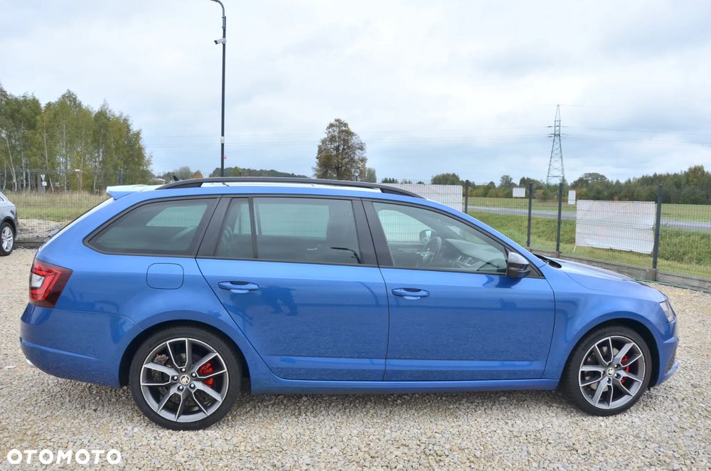 Skoda Octavia Combi 2.0 TDI DSG RS - 19