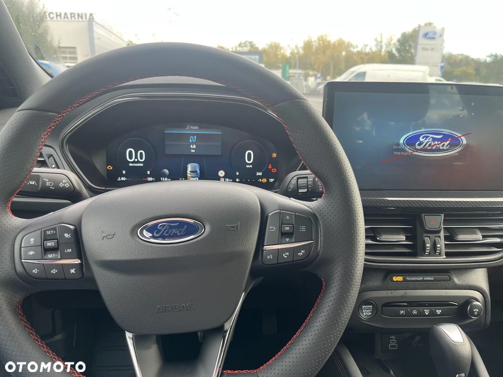 Ford Focus 1.0 EcoBoost mHEV ST-Line X - 12