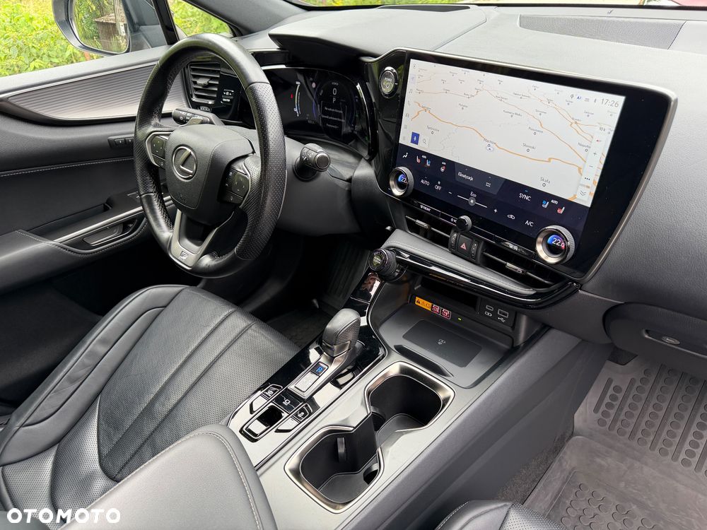 Lexus NX 450h+ F Sport AWD - 34