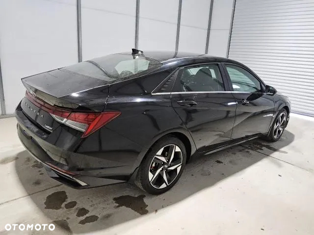 Hyundai Elantra 1.6 Executive CVT - 3