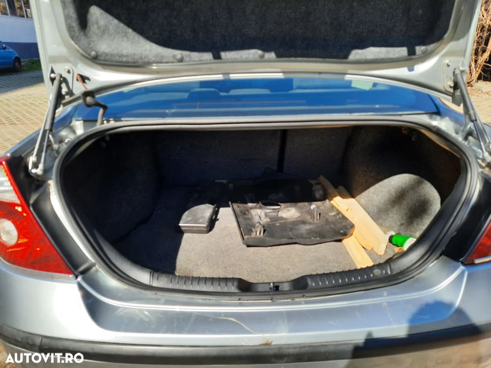Ford Mondeo 2.0TDCi Trend - 11