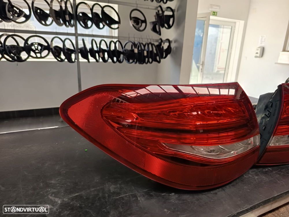 Farolim traseiro Mercedes W205 carrinha - 2