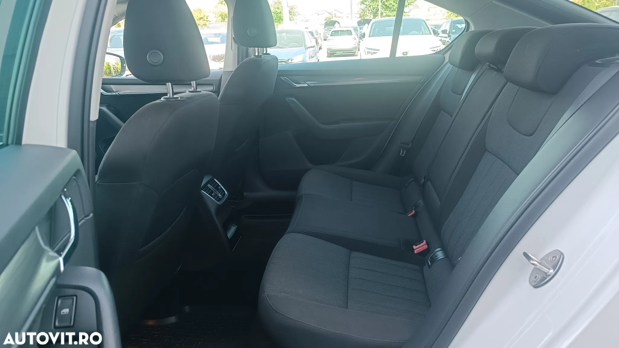 Skoda Octavia 2.0 TDI STYLE - 23