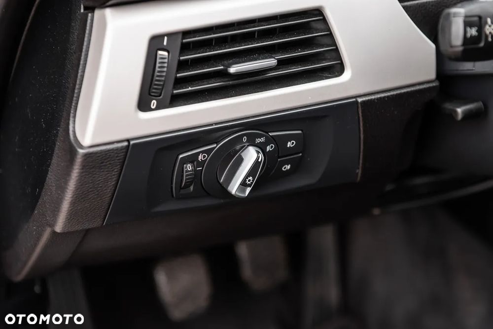 BMW Seria 3 318i Edition Lifestyle - 15