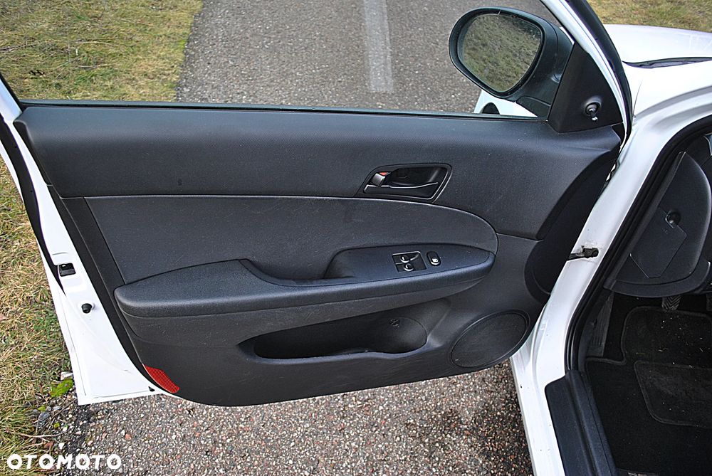 Hyundai i30 1.4 Blue Comfort - 12