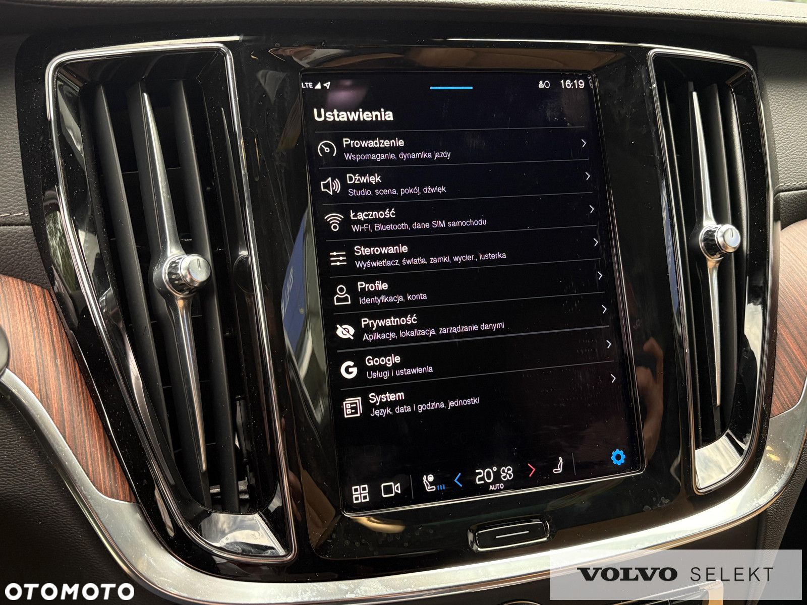 Volvo V60 Cross Country - 26