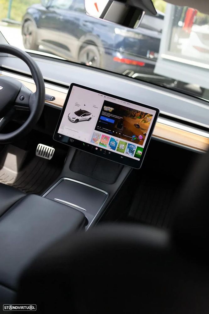 Tesla Model 3 - 11