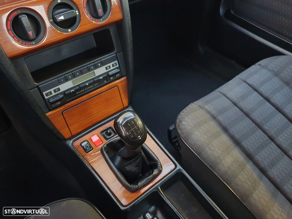 Mercedes-Benz W201 (1982-1993) 190 D 2.5 Turbo - 10