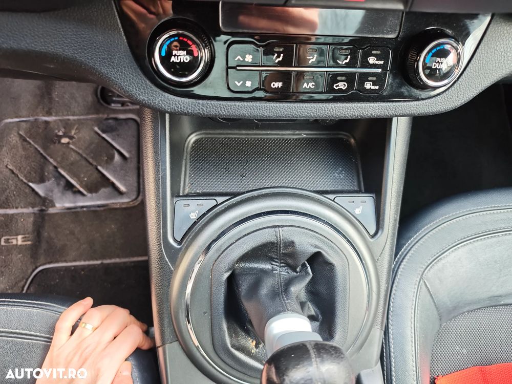 Kia Sportage 2,0 CRDI AWD Dream-Team Edition - 13