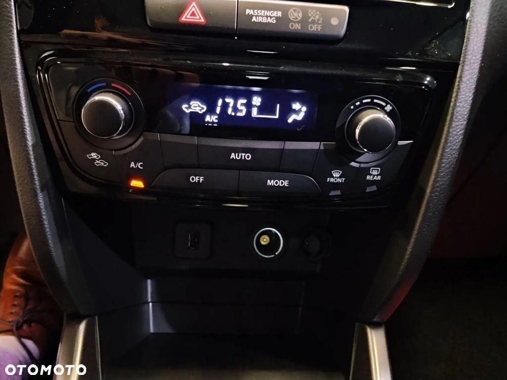 Suzuki Vitara 1.4 Boosterjet mHEV Premium Plus 2WD - 11