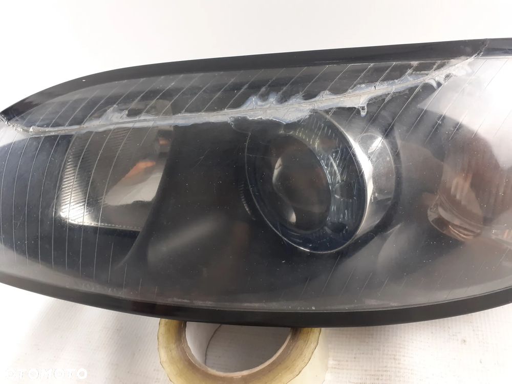 Volvo C70 06-10r Lampa lewa xenon - 2