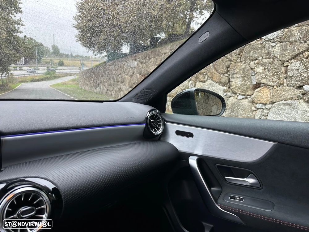 Mercedes-Benz A 250 Limousine - 18