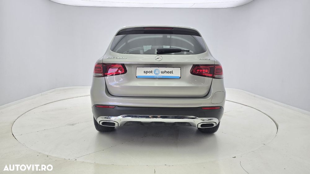 Mercedes-Benz GLC - 8