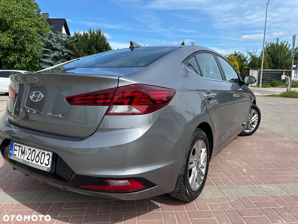 Hyundai Elantra 1.6 Premium - 3