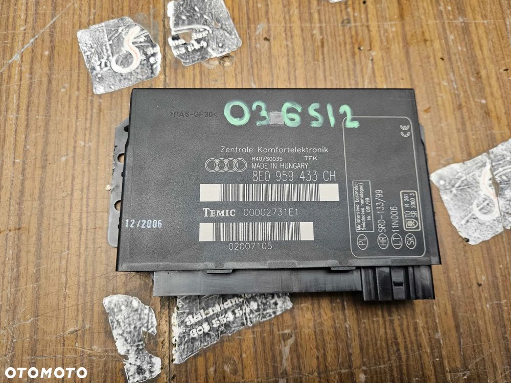 Moduł 8E0959433CH Sterownik Komputer Komfortu Audi A4 B7 Europa - 1