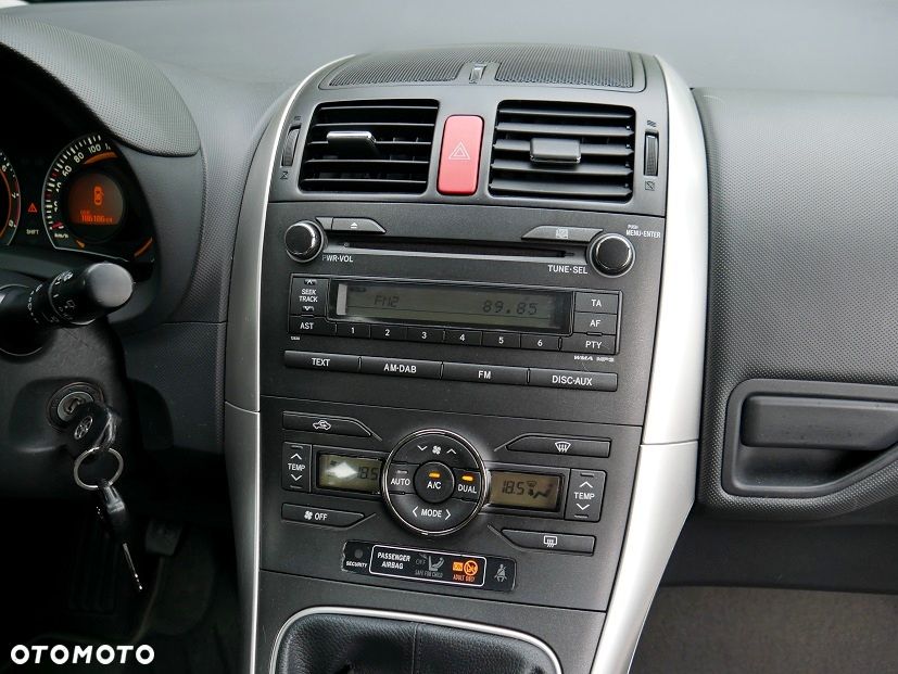 Toyota Auris 1.6 Executive - 7