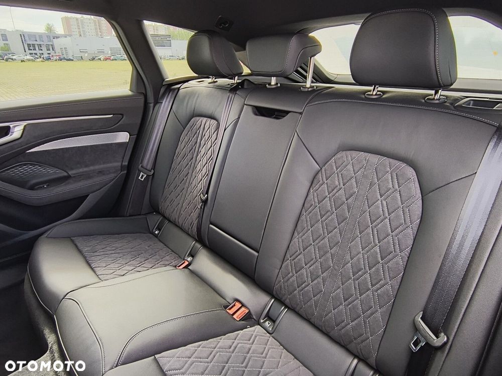 Audi A6 Avant - 34