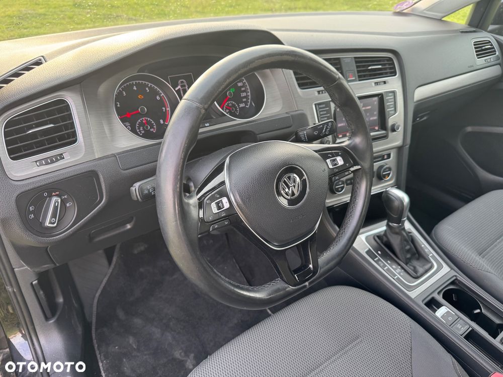 Volkswagen Golf - 21